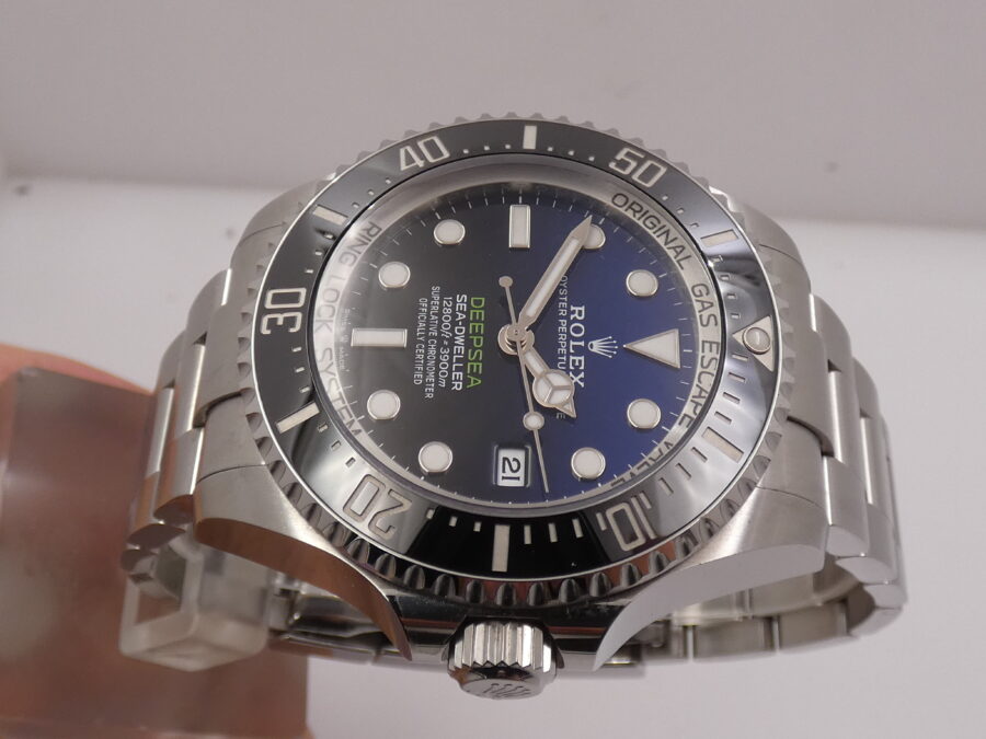 Rolex Sea-Dweller Deepsea James Cameron 136660 BOX&PAPERS Italia April 2024 LIKE NEW Acciaio Automatico - immagine 3