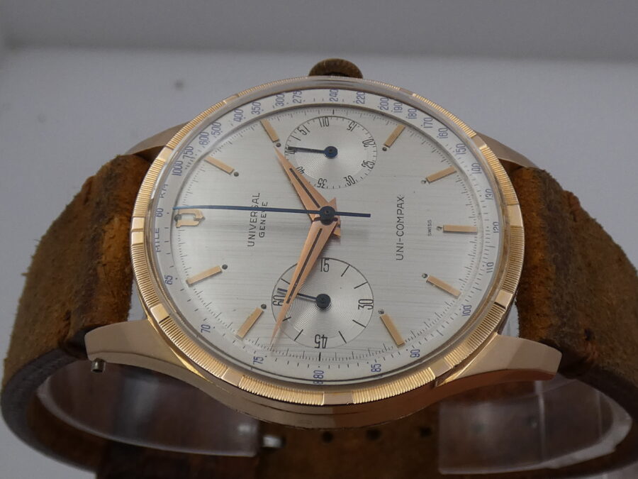 Universal Genève Uni-Compax Chronograph Oversize 37,5mm 18Kt Gold Textured Dial Year 1961 Thunderbird Bezel JUST SERVICED